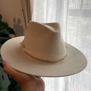 Teressa Foglia Bespoke Hat off White